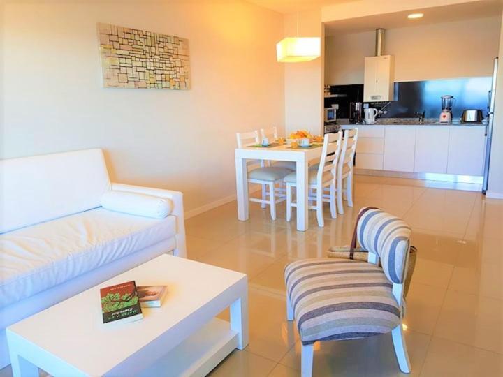 Hotel Tejas Rojas Villa Gesell Εξωτερικό φωτογραφία